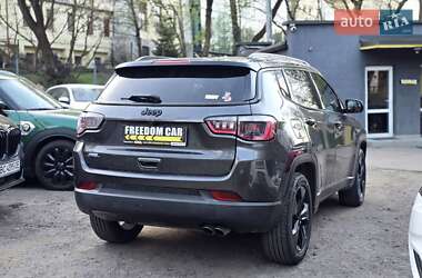 Внедорожник / Кроссовер Jeep Compass 2018 в 