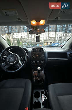 Внедорожник / Кроссовер Jeep Compass 2011 в 