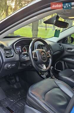 Внедорожник / Кроссовер Jeep Compass 2017 в 