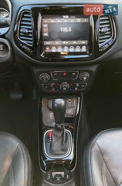 Позашляховик / Кросовер Jeep Compass 2018 в 