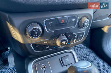 Внедорожник / Кроссовер Jeep Compass 2019 в 