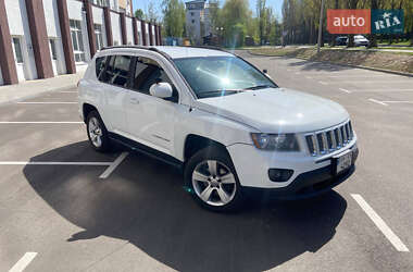 Внедорожник / Кроссовер Jeep Compass 2015 в 