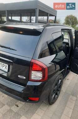 Внедорожник / Кроссовер Jeep Compass 2015 в 