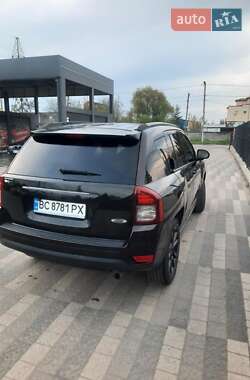 Внедорожник / Кроссовер Jeep Compass 2015 в 