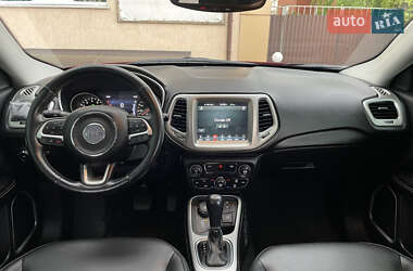 Внедорожник / Кроссовер Jeep Compass 2017 в 