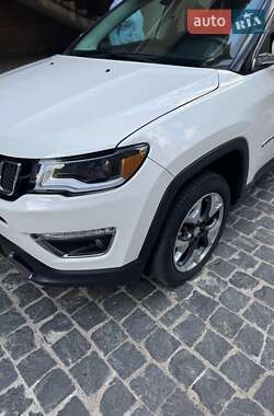 Внедорожник / Кроссовер Jeep Compass 2019 в 