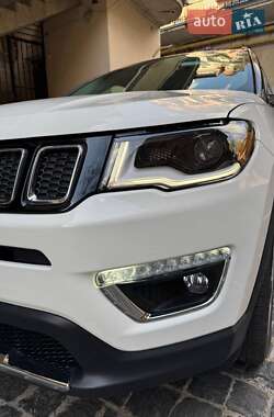 Внедорожник / Кроссовер Jeep Compass 2019 в 