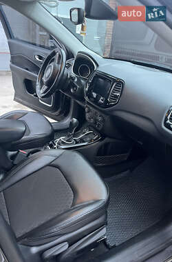 Внедорожник / Кроссовер Jeep Compass 2019 в 