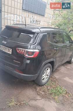 Позашляховик / Кросовер Jeep Compass 2017 в 