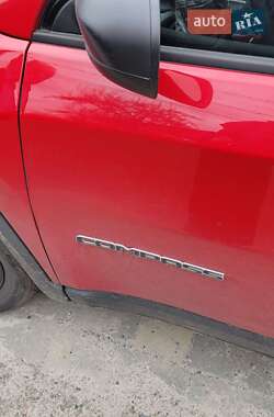 Внедорожник / Кроссовер Jeep Compass 2018 в 
