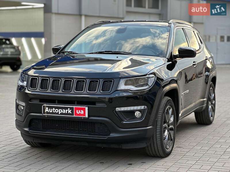 Внедорожник / Кроссовер Jeep Compass 2017 в 