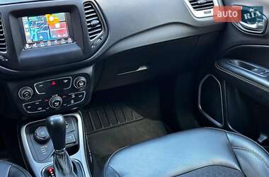 Внедорожник / Кроссовер Jeep Compass 2017 в 