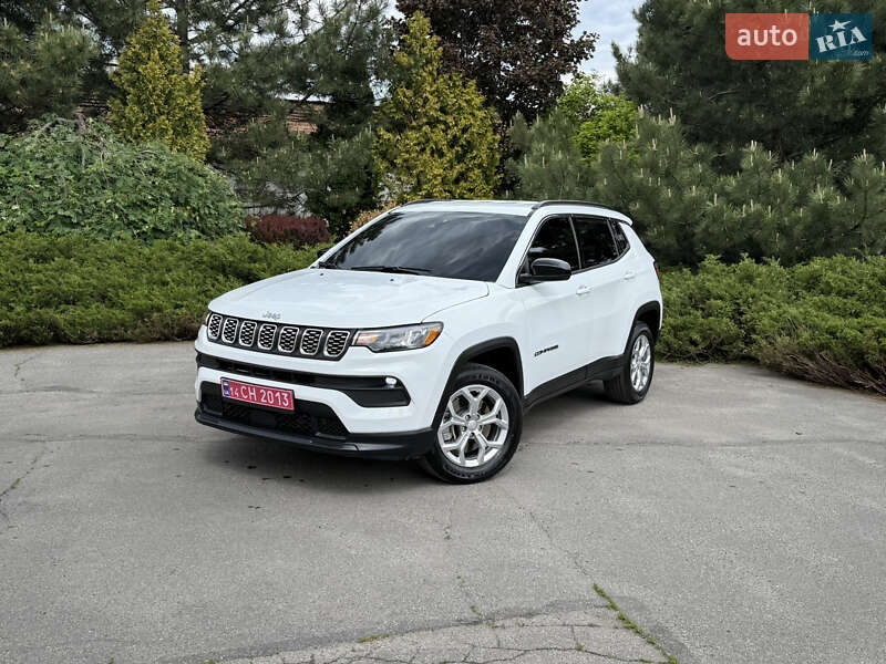 Позашляховик / Кросовер Jeep Compass 2024 в 