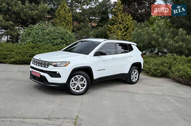 Позашляховик / Кросовер Jeep Compass 2024 в 