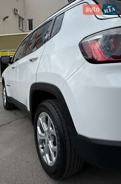 Позашляховик / Кросовер Jeep Compass 2024 в 