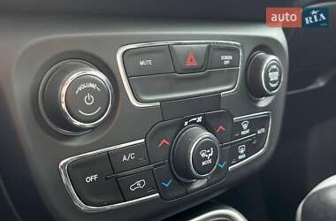 Внедорожник / Кроссовер Jeep Compass 2018 в 