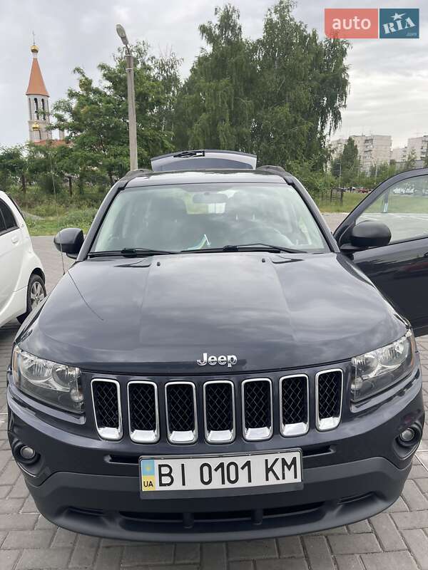 Внедорожник / Кроссовер Jeep Compass 2015 в 