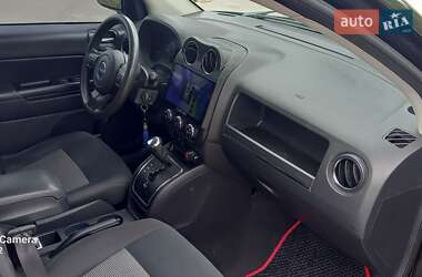 Позашляховик / Кросовер Jeep Compass 2012 в 