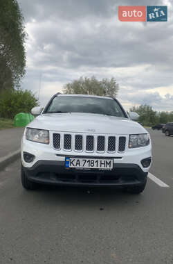 Внедорожник / Кроссовер Jeep Compass 2015 в 