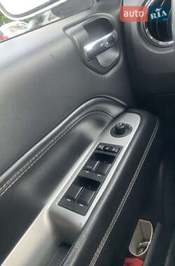 Внедорожник / Кроссовер Jeep Compass 2015 в 
