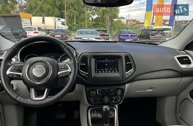 Внедорожник / Кроссовер Jeep Compass 2017 в 