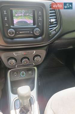 Внедорожник / Кроссовер Jeep Compass 2017 в 