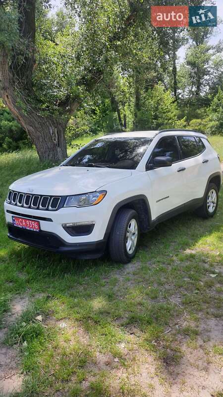 Внедорожник / Кроссовер Jeep Compass 2017 в 