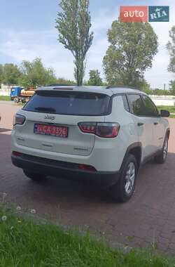 Внедорожник / Кроссовер Jeep Compass 2017 в 