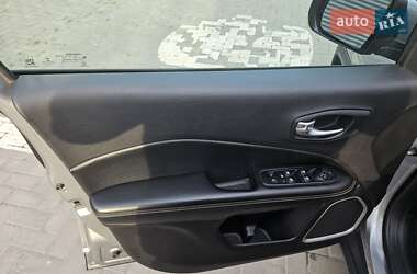 Позашляховик / Кросовер Jeep Compass 2017 в 