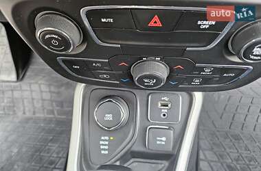 Позашляховик / Кросовер Jeep Compass 2017 в 