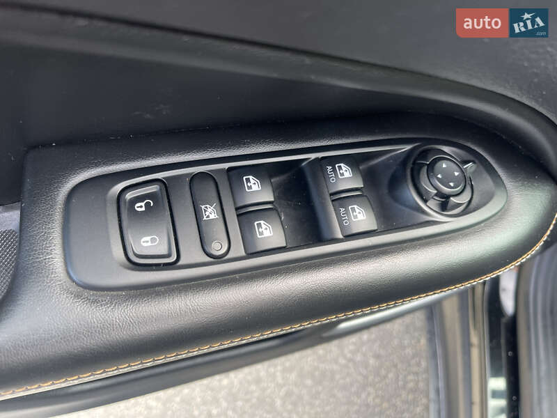 Внедорожник / Кроссовер Jeep Compass 2017 в Киеве