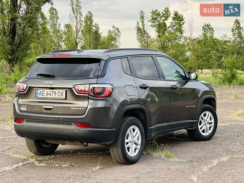 Внедорожник / Кроссовер Jeep Compass 2017 в Каменском