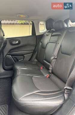 Внедорожник / Кроссовер Jeep Compass 2018 в 