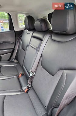 Внедорожник / Кроссовер Jeep Compass 2019 в 