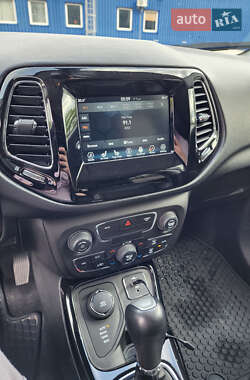 Внедорожник / Кроссовер Jeep Compass 2019 в 