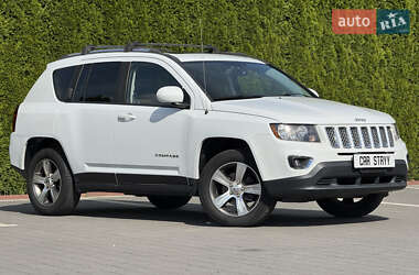 Внедорожник / Кроссовер Jeep Compass 2015 в 