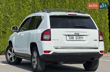 Внедорожник / Кроссовер Jeep Compass 2015 в 