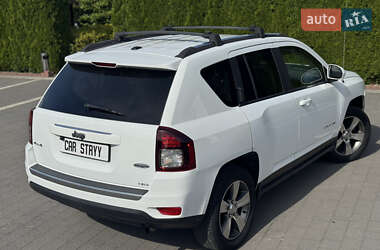 Внедорожник / Кроссовер Jeep Compass 2015 в 
