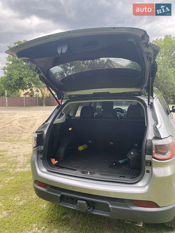 Внедорожник / Кроссовер Jeep Compass 2017 в Киеве