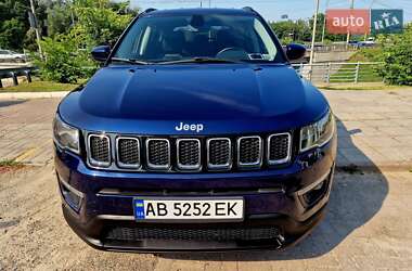 Внедорожник / Кроссовер Jeep Compass 2018 в 