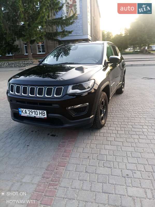 Внедорожник / Кроссовер Jeep Compass 2017 в Киеве