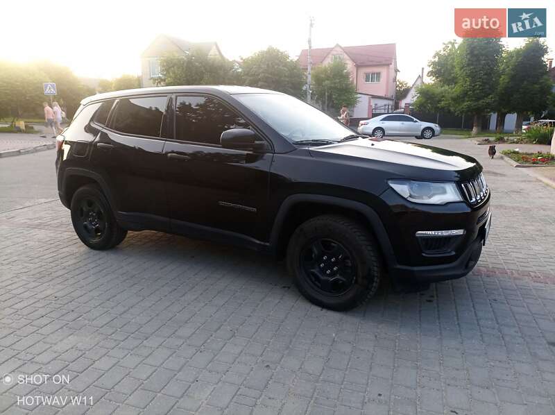 Внедорожник / Кроссовер Jeep Compass 2017 в Киеве
