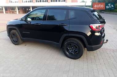 Внедорожник / Кроссовер Jeep Compass 2017 в 