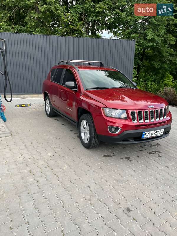 Внедорожник / Кроссовер Jeep Compass 2014 в 
