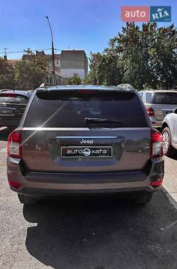 Позашляховик / Кросовер Jeep Compass 2014 в 