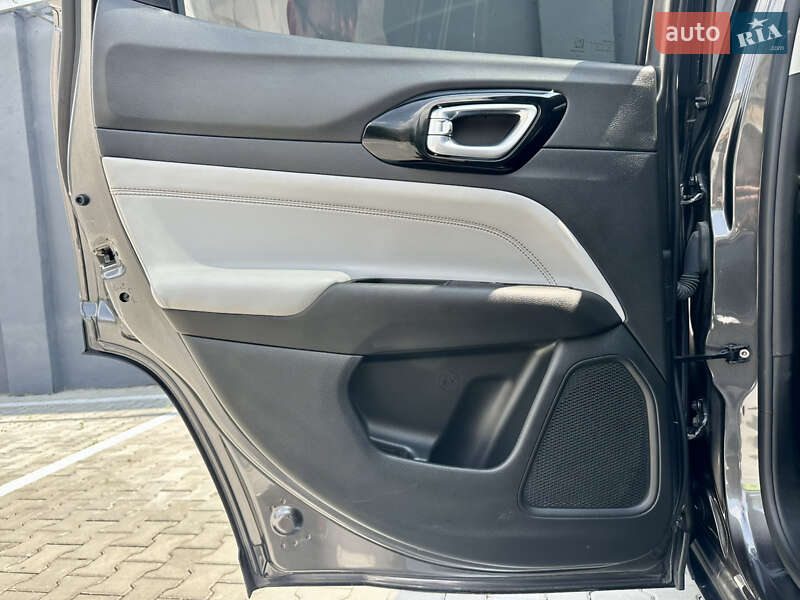 Внедорожник / Кроссовер Jeep Compass 2022 в Киеве