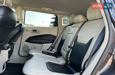 Внедорожник / Кроссовер Jeep Compass 2017 в 