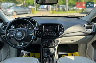 Внедорожник / Кроссовер Jeep Compass 2017 в 