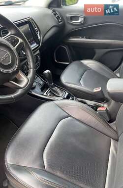 Внедорожник / Кроссовер Jeep Compass 2018 в 