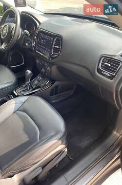 Внедорожник / Кроссовер Jeep Compass 2018 в 